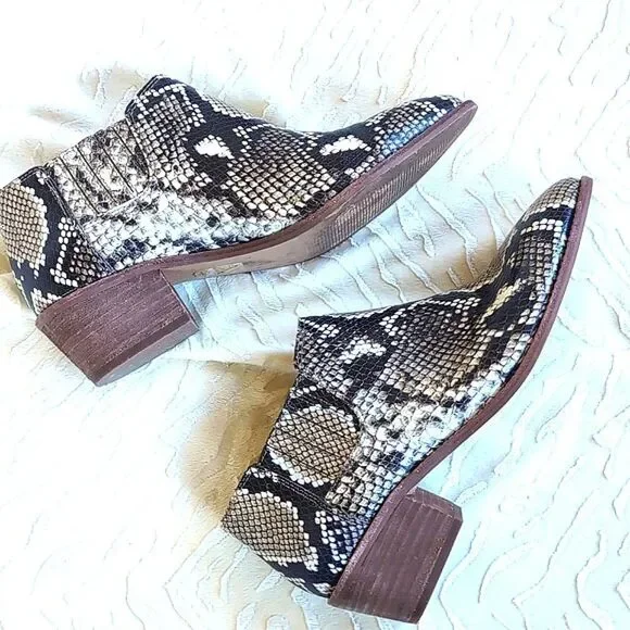 Madewell Sonia Low Chelsea Python Embossed Genuine Leather Ankle Booties Size 8 - Picture 2 of 15